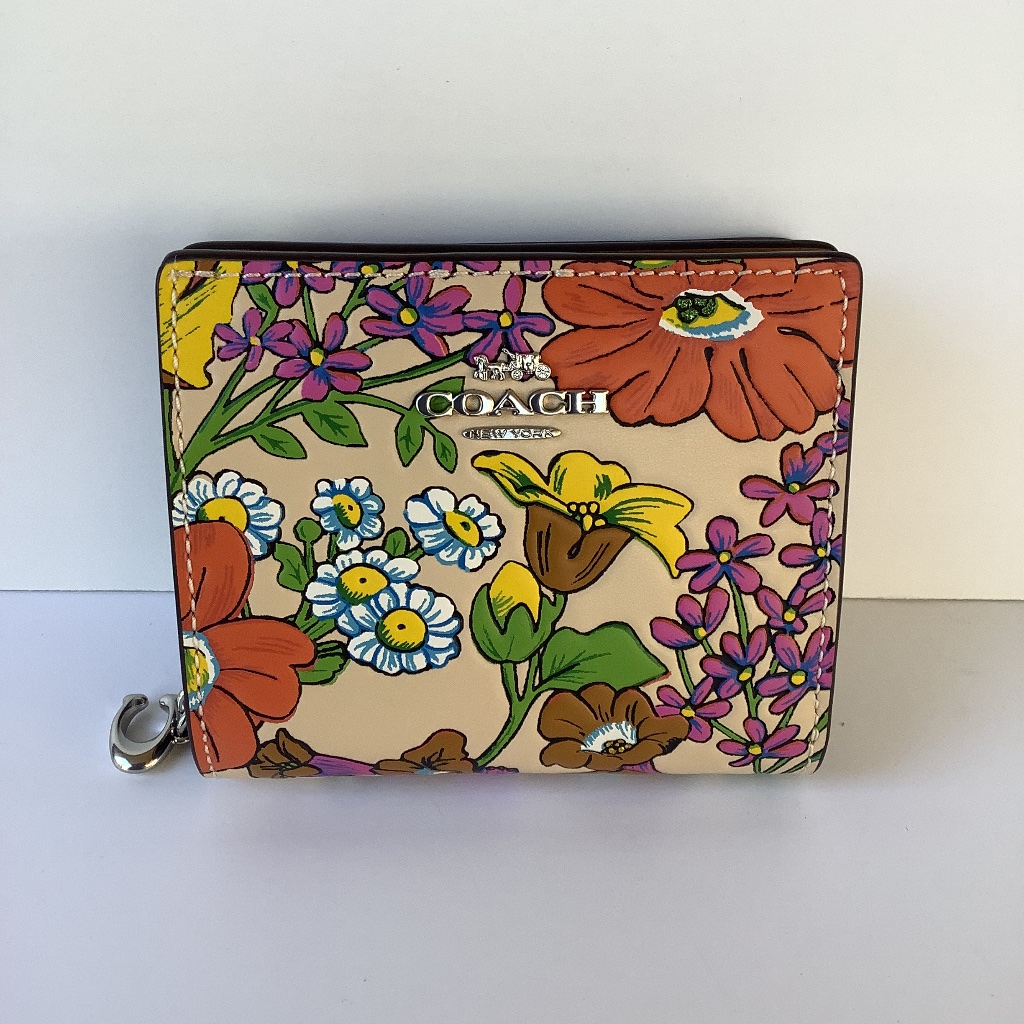 Nwt Coach Leather Snap Wallet In Floral Print & A Mini C Charm Ivory Multi Cr796